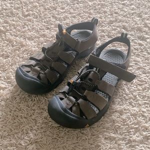 Boys Keen sandals